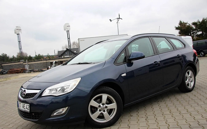 Opel Astra cena 16900 przebieg: 204000, rok produkcji 2011 z Gostynin małe 781